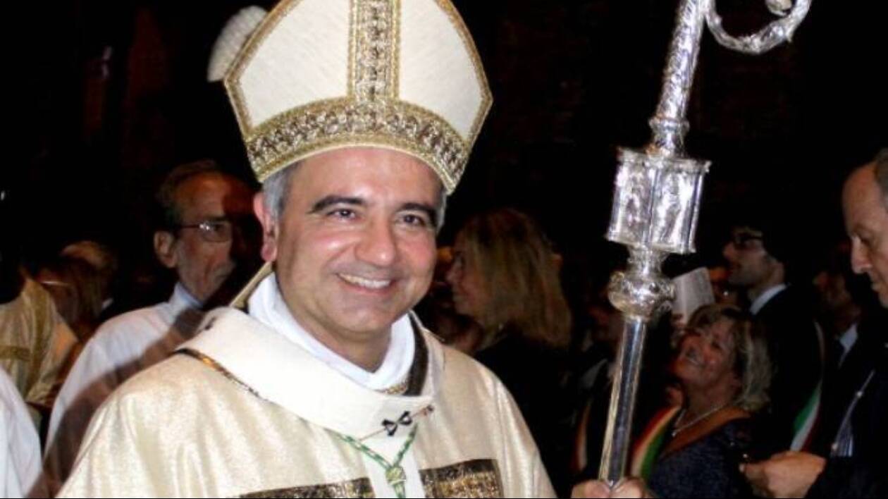 Il messaggio di Natale del vescovo di Modena: 'La culla vince sulla tomba'