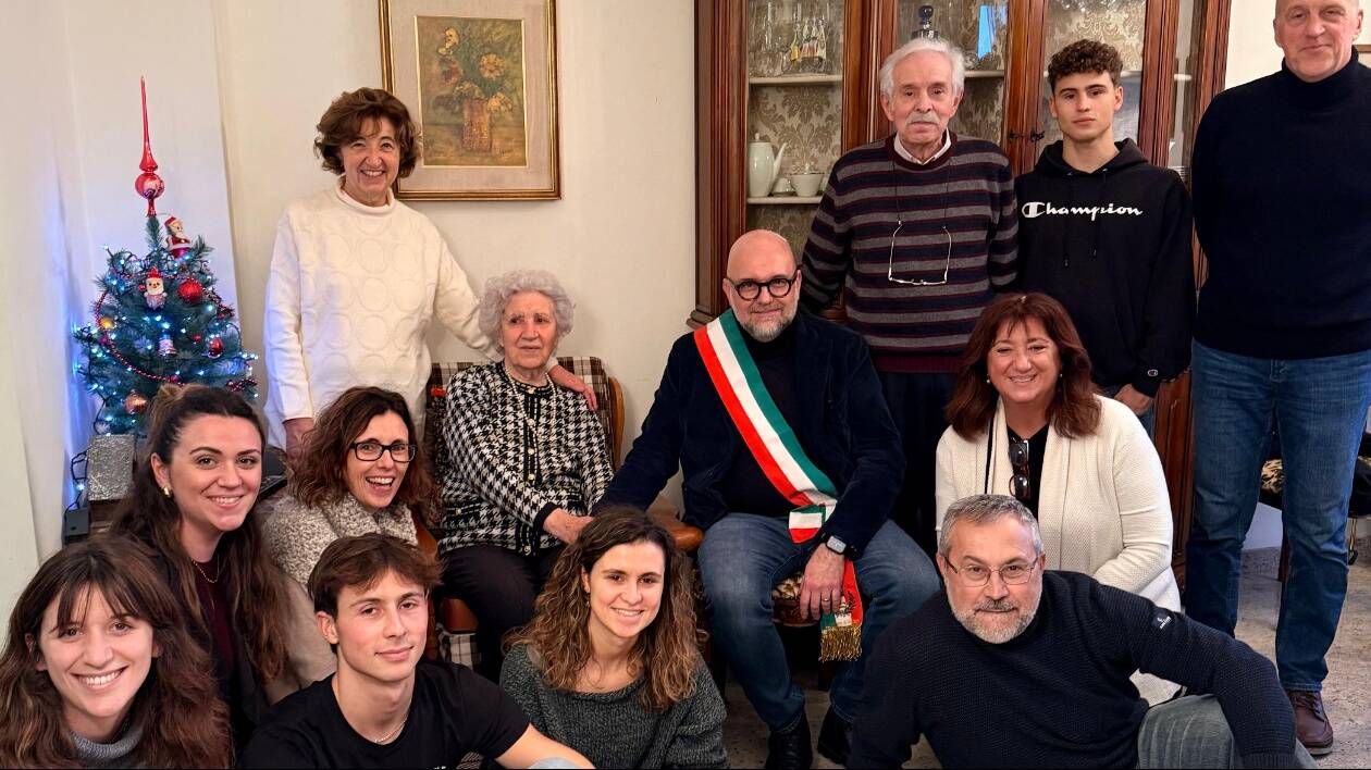 Modena, festa per i 100 anni di Albertina Grandi