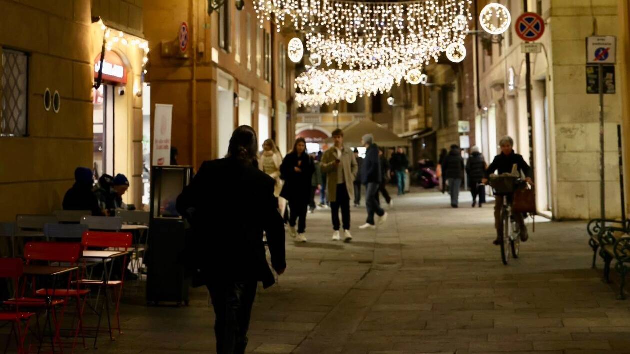 Modena, la generosità scandalosa e irrazionale che pretende silenzio e segreto