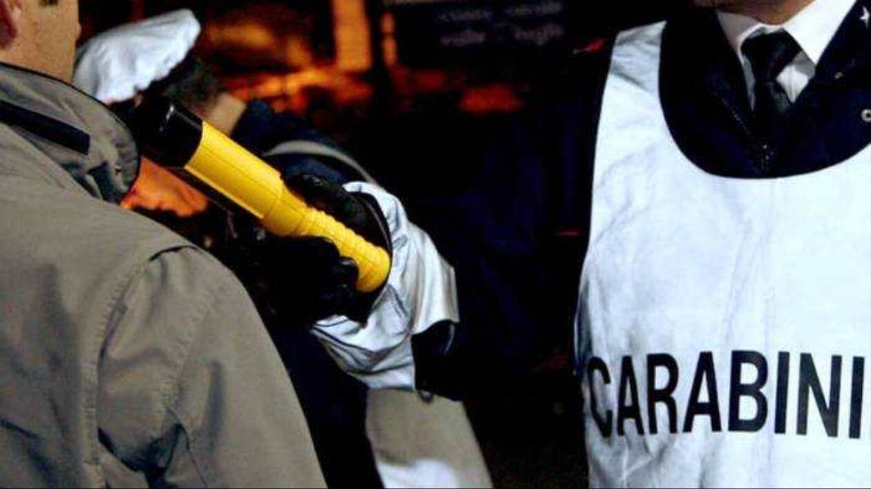 San Felice: ubriaco alla guida di un furgone, si schianta contro la recinzione di una casa