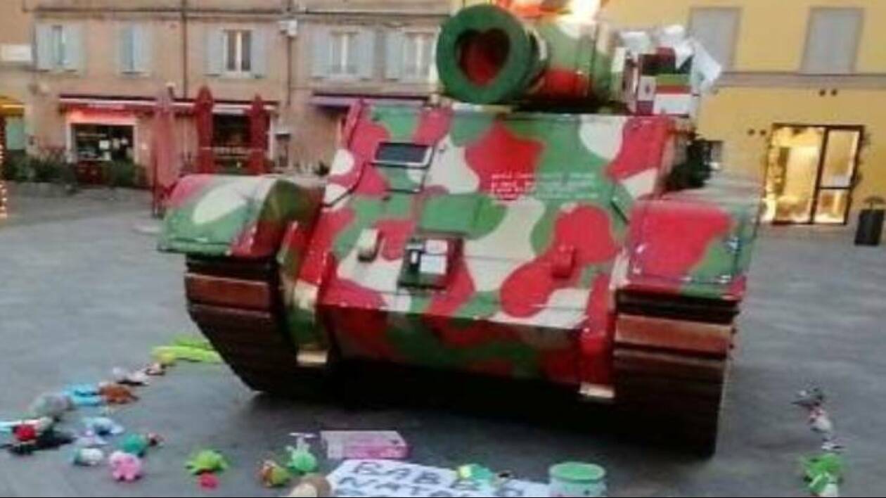 Modena, un Natale senza carro armato: Mezzetti batte Muzzarelli