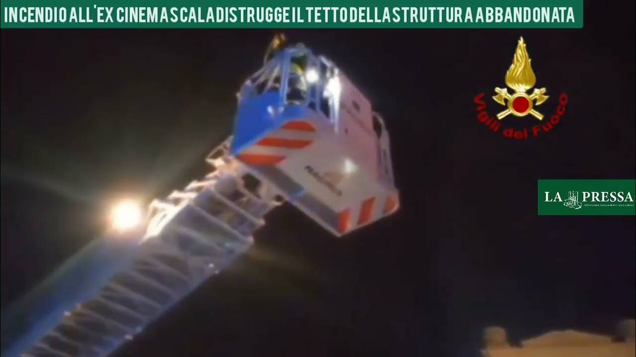 Modena, rogo all'ex Cinema Scala