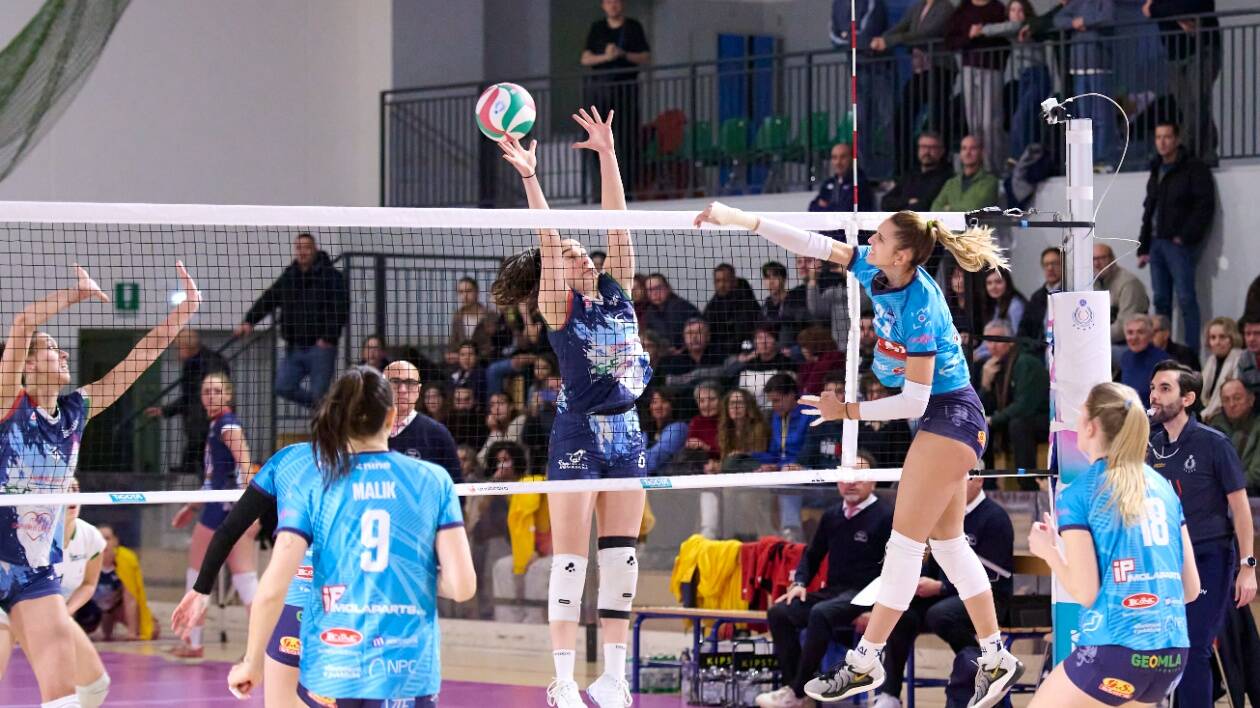 Le ragazze del Volley Modena lottano ma non basta: Imola passa 3-0 al PalaMadiba