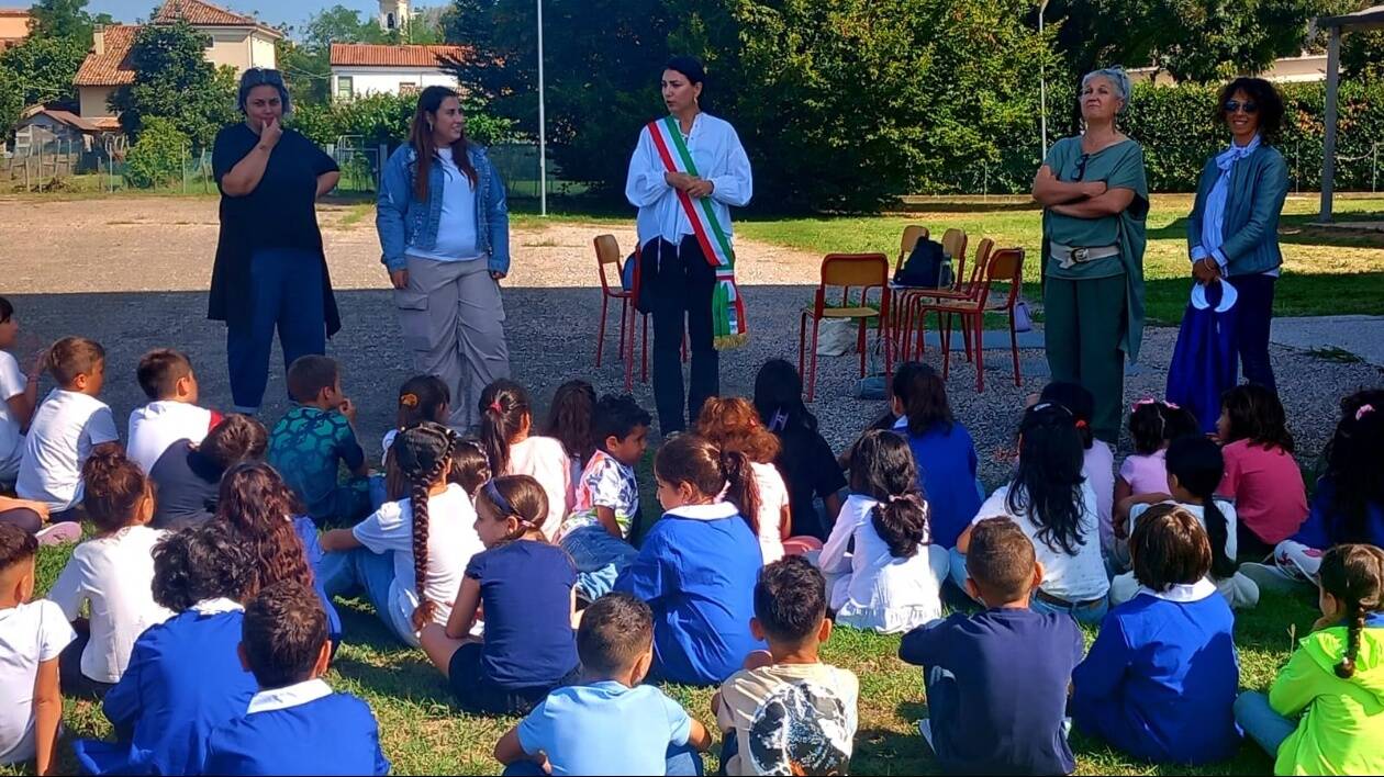 'Mirandola, mancata riapertura scuola d'infanzia? Scelta responsabile per concludere integralmente i lavori'