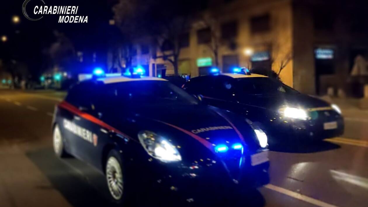 Rapina a Modena, arrestato tunisino di 27 anni: fuga bloccata da un cittadino