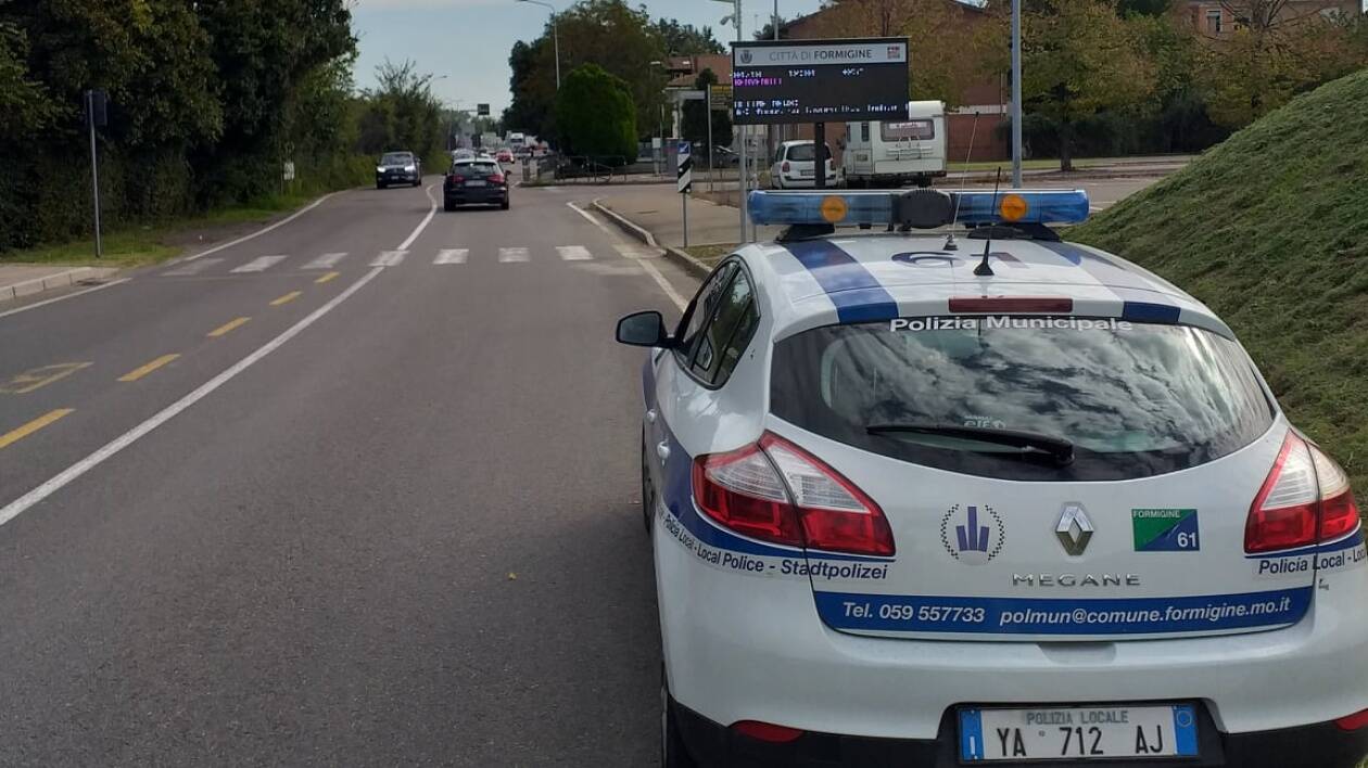 Formigine, fugge dopo aver provocato un incidente: identificato col sistema di videosorveglianza