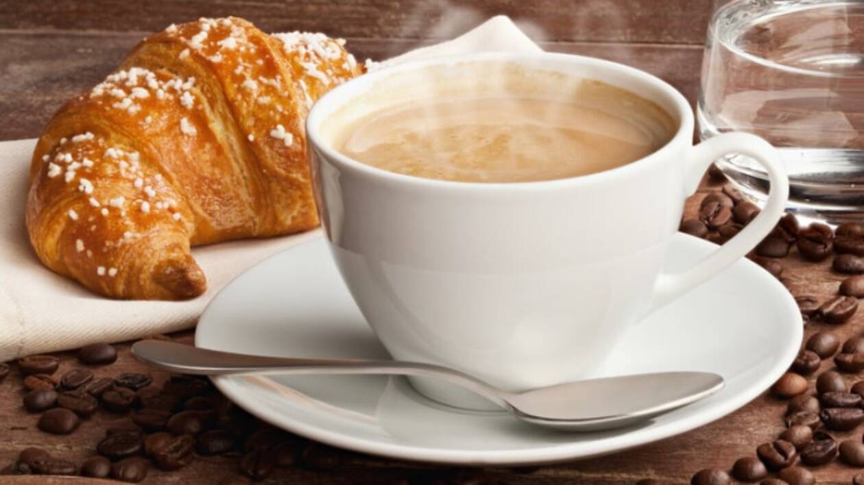 Pagare caro e pagare in nero: lo scontrino fantasma nei bar di Modena