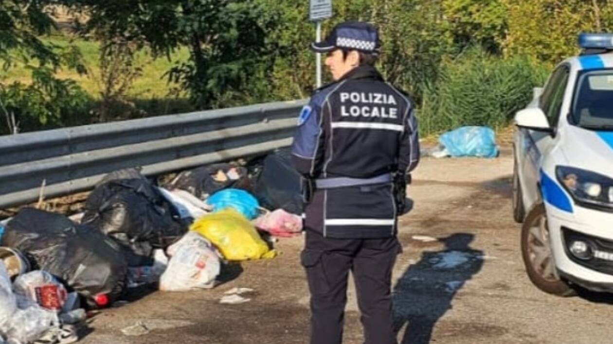 Modena come Castelfranco, immondizia sparsa ovunque: così il sistema non funziona
