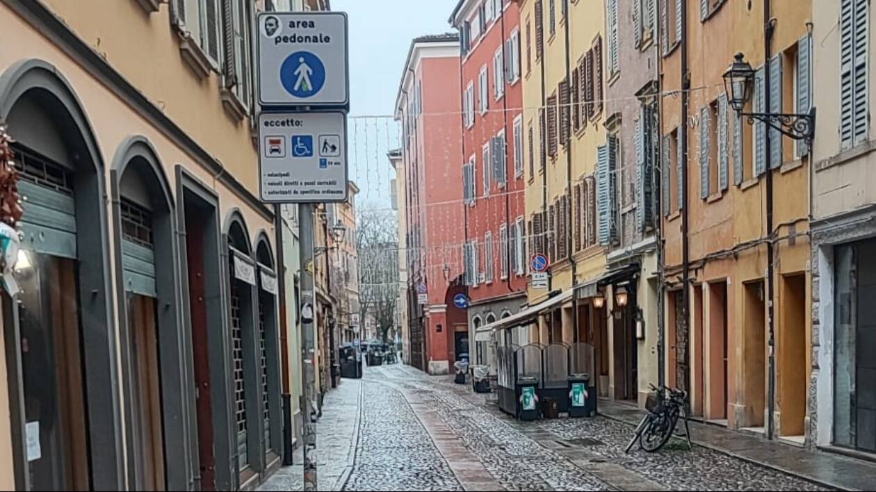 Modena, ridotta l’area pedonale di via Gallucci
