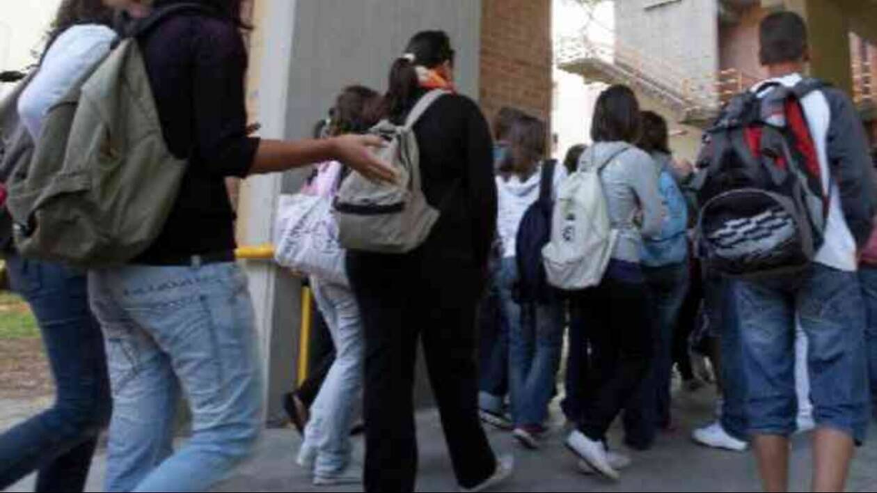 School tutor: 60.000 euro a società privata per potenziare il progetto School tutoring