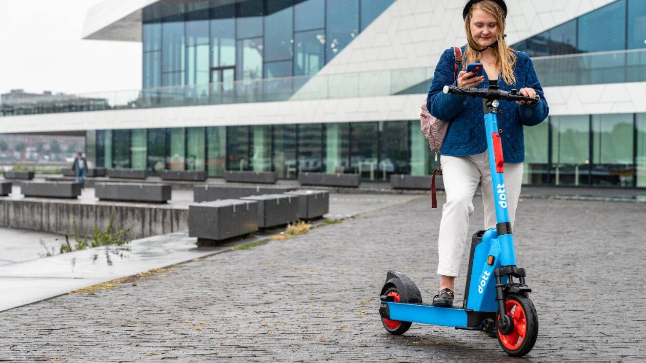 Modena, servizio di noleggio monopattini: la gestione passa a Dott