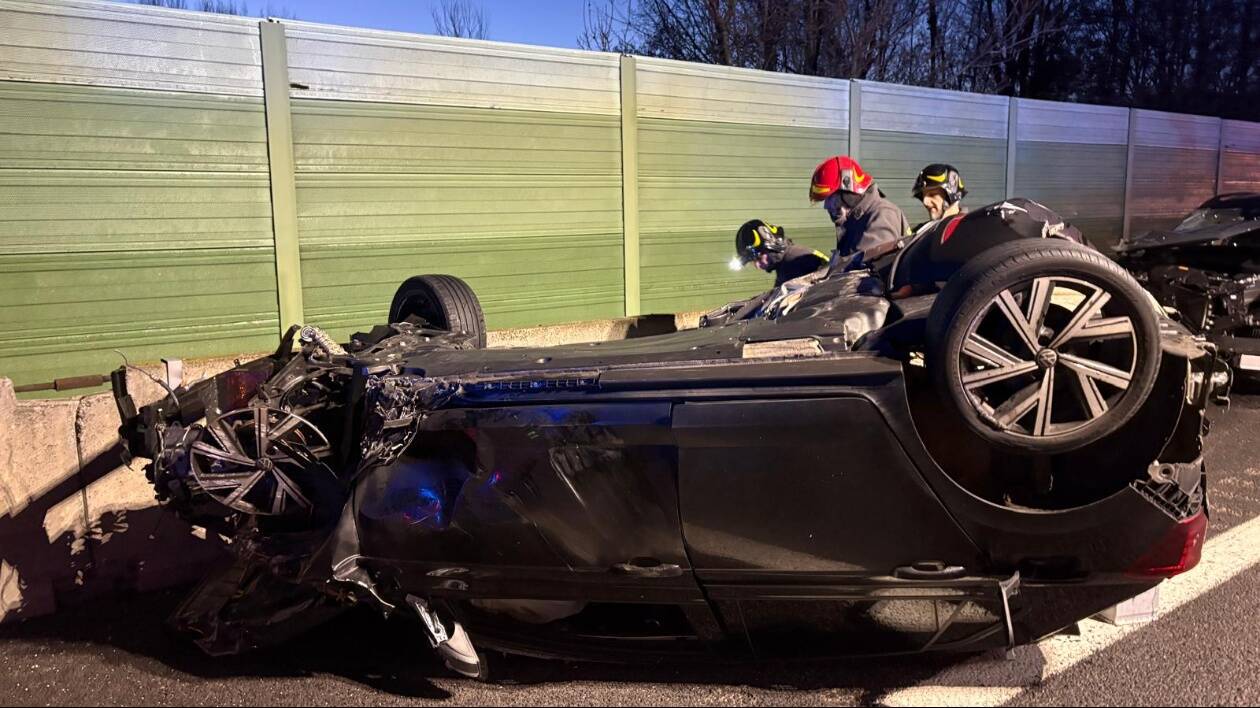 Schianto in A1 a Sasso Marconi, muore un ragazzo di 22 anni