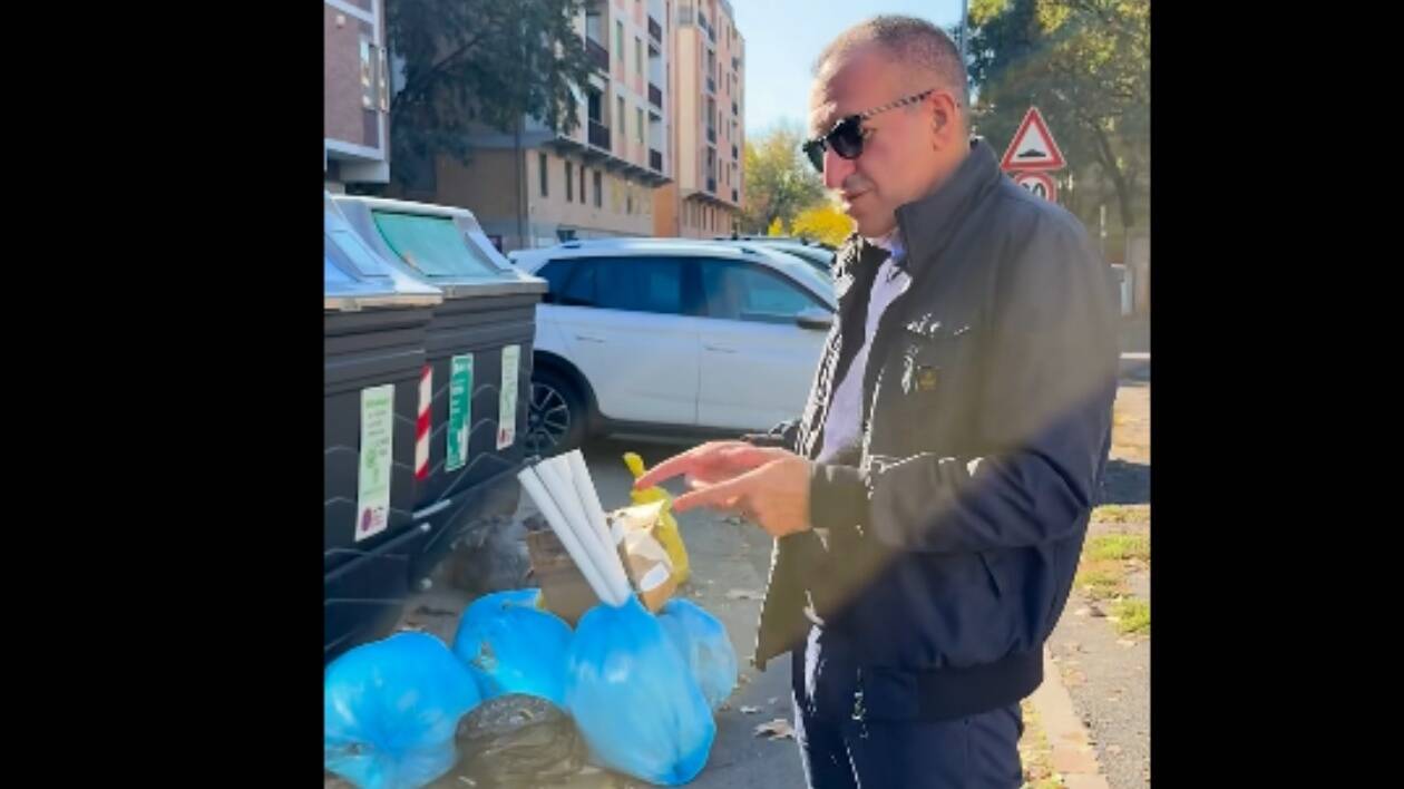'Rifiuti a Modena, caro sindaco la situazione è totalmente fuori controllo'