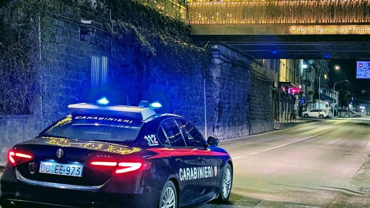 Pavullo, tenta di rubare un'auto da una concessionaria: denunciato un 32enne del Mali