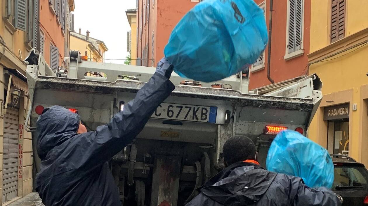 Rifiuti: a Sassuolo scattano i tutor per i cittadini nelle zone più critiche