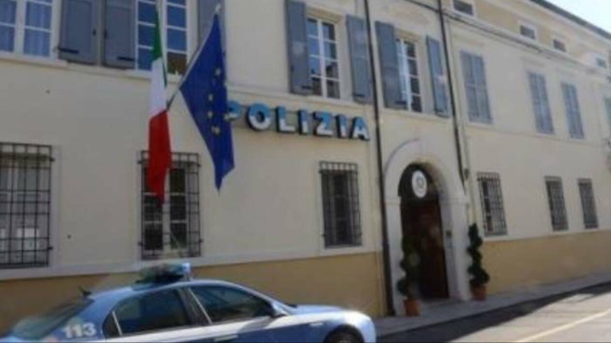 A scuola con lama da 28 cm, sfollagente e spray urticante: denunciato minorenne