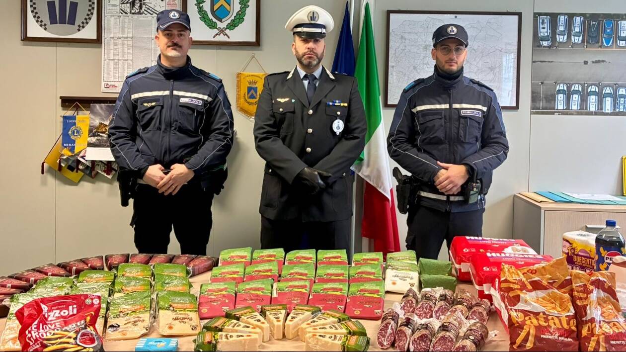 Mirandola, ricettazione di formaggi e salumi: rumeno denunciato