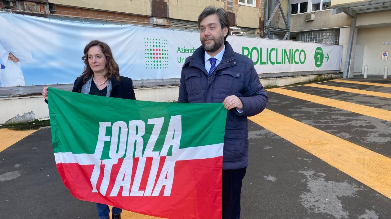 Emergenza 118 in montagna, Bettini e Platis (Fi) davanti al Policlinico: 'Così più rischi per cittadini e turisti'