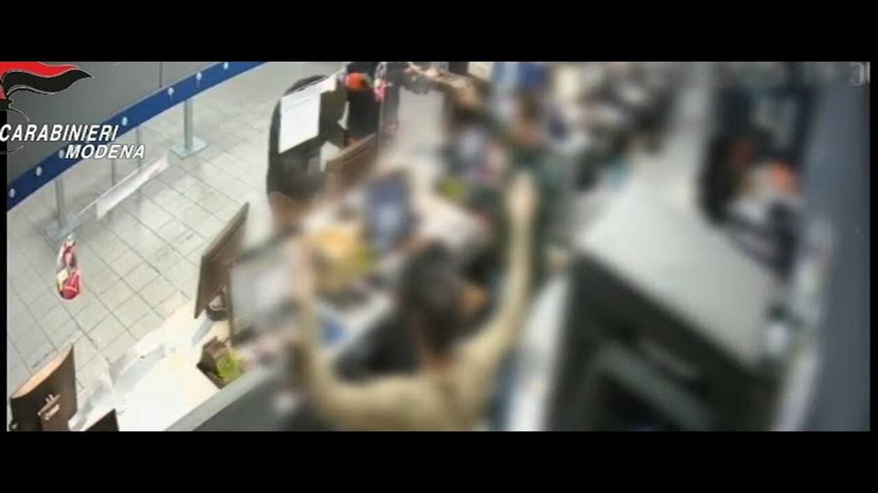 Rapine a un centro scommesse di Vignola: presa banda di campani