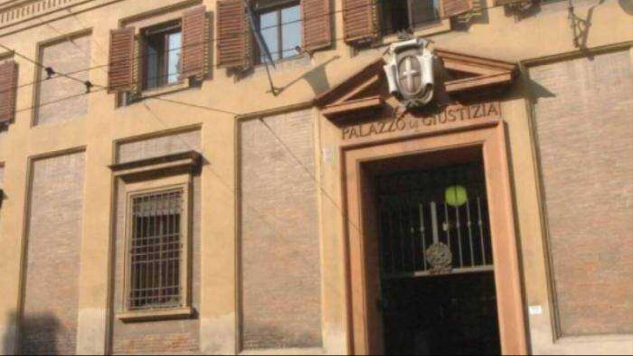 Furto aggravato in un supermercato: arrestato 20enne marocchino, sarà espulso