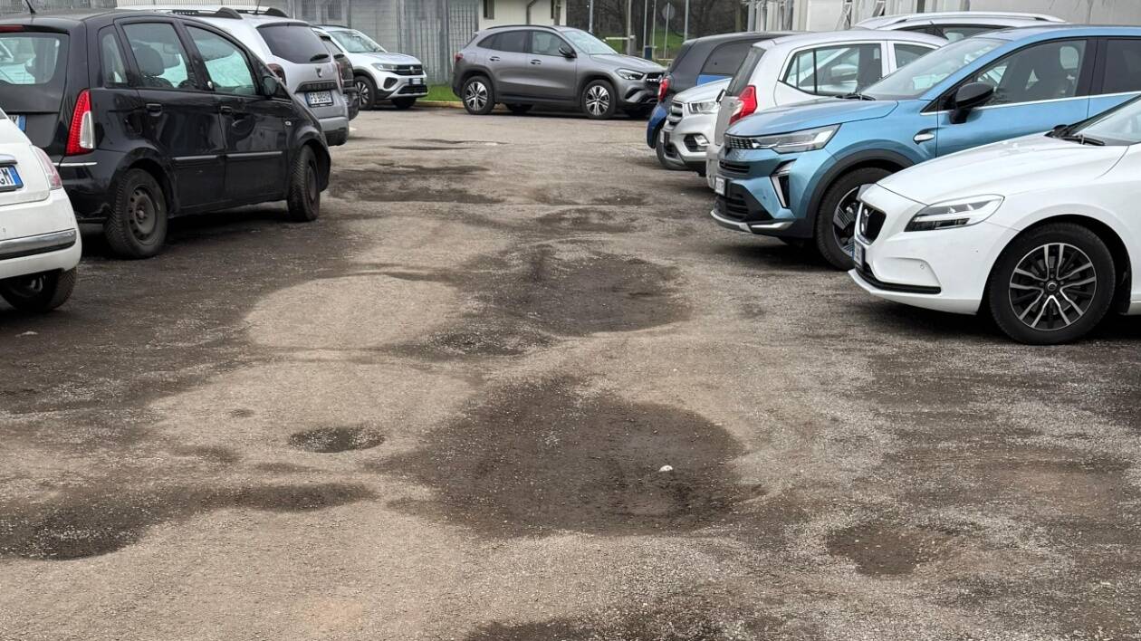 L'Azienda ospedaliera: 'Parcheggio Com? In realtà è area verde e non può essere sigillata'