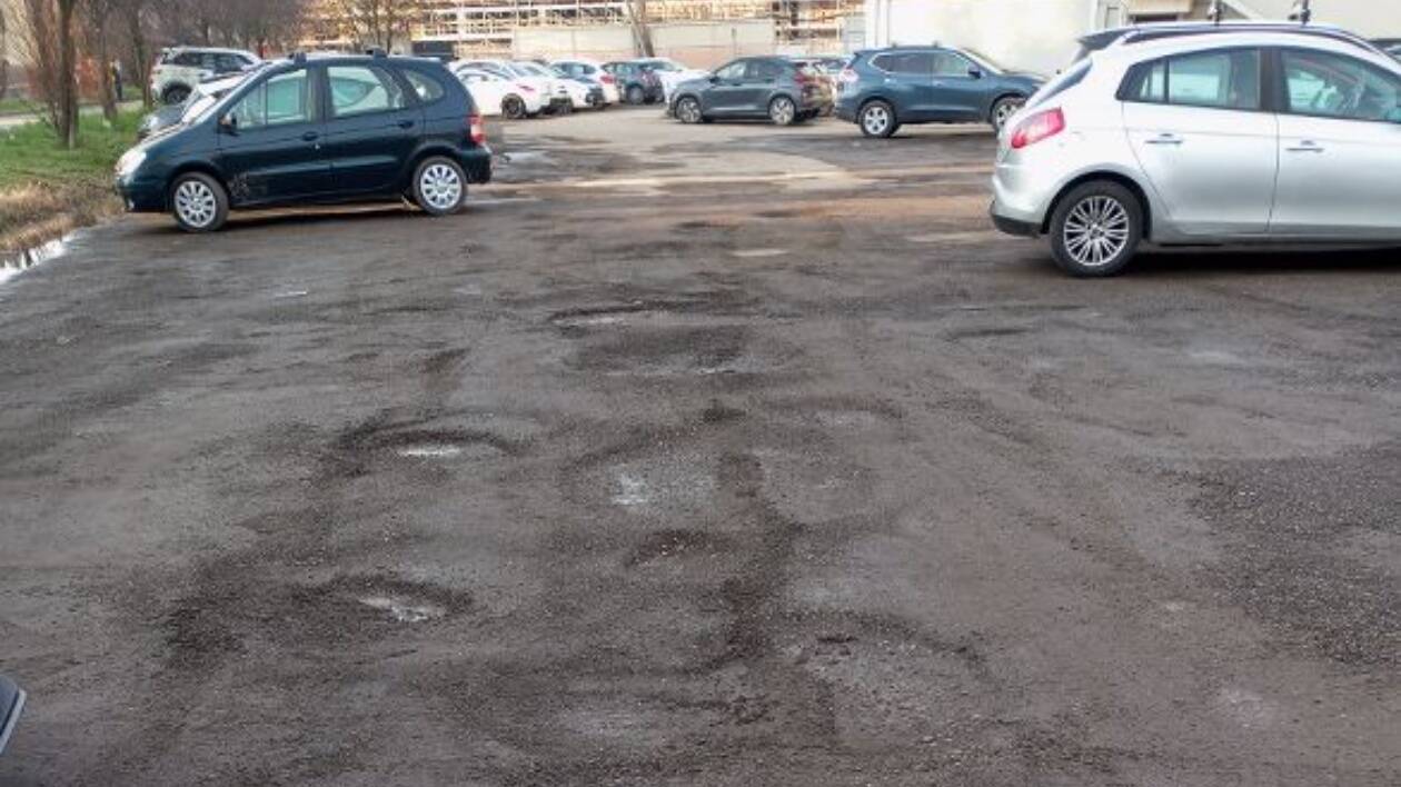Vergogna parcheggio Com del Policlinico di Modena: dopo la denuncia, nel week end i lavori di ripristino
