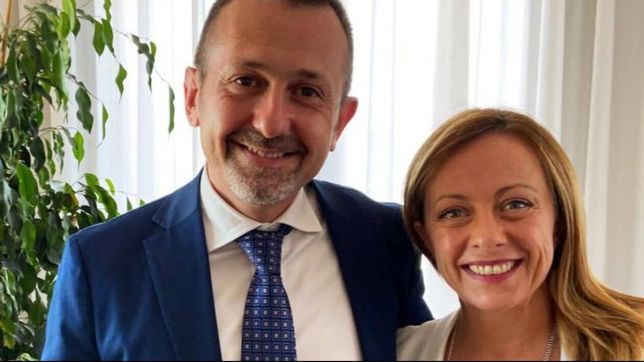 'Scandalo Delmastro: le frequentazioni del cerchio magico della Meloni sono un problema per l'Italia'