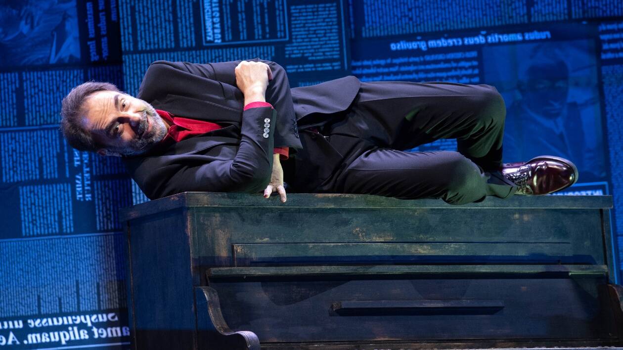 Modena, al Teatro Storchi Neri Marcorè mette in scena Gaber