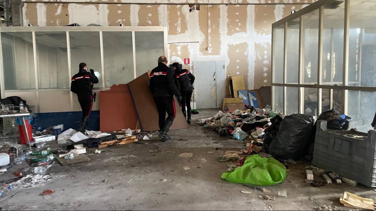 Modena, stabili occupati da stranieri: due sgomberi