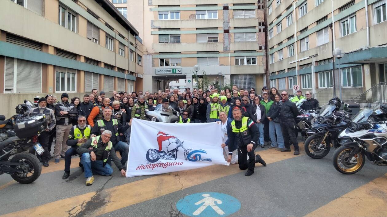 Motopinguino: in moto per portare solidarietà e uova all'ospedale