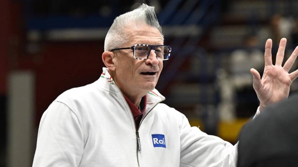 La schiacciata di Lucchetta a Gravina: 'Professionisti? Siete la vergogna dello Sport italiano'