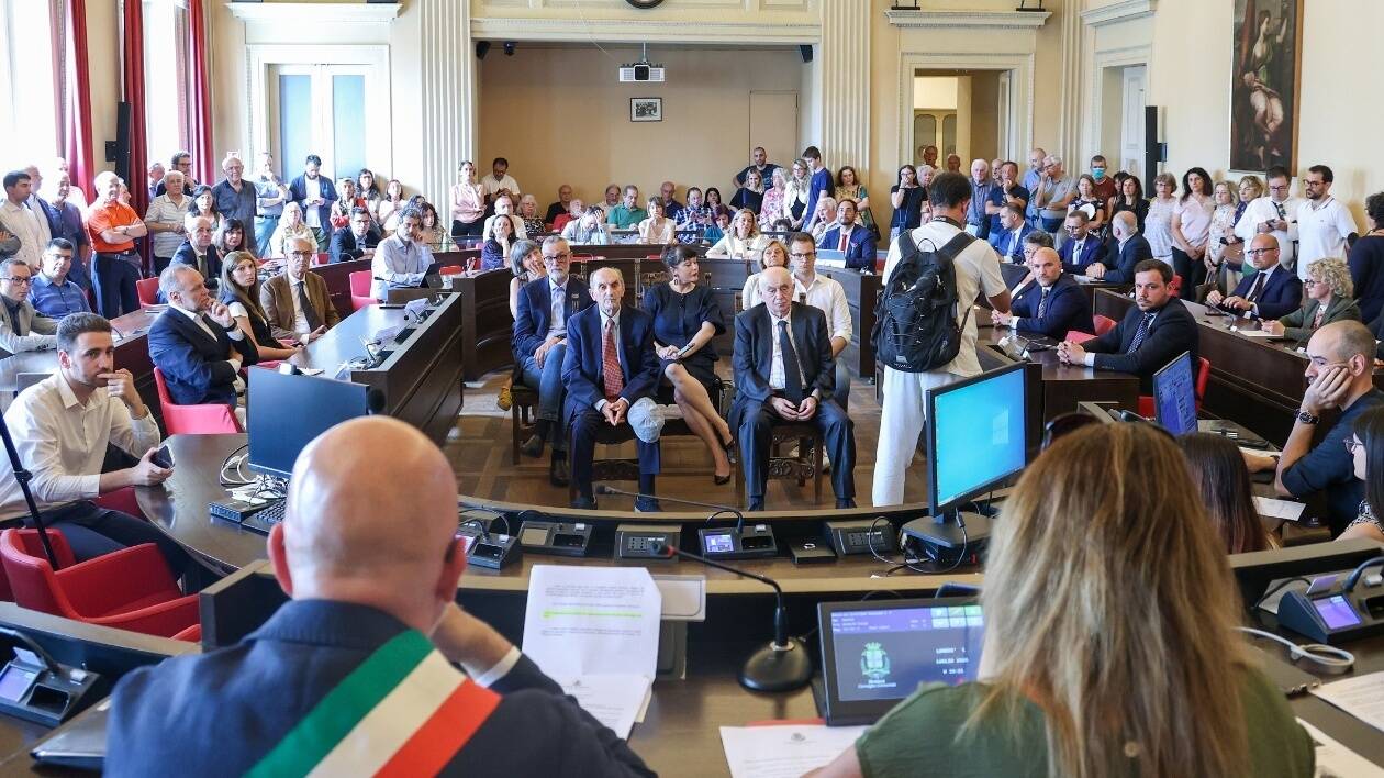Modena, tutti i redditi di assessori e consiglieri: Camporota e Abrate paperoni