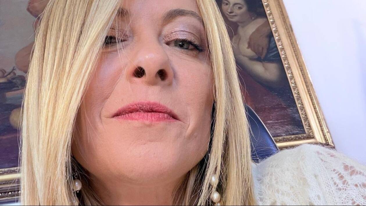 La premier Meloni e la foto con l’ex referente del clan Senese: 'Esistono migliaia di miei selfie con chiunque'