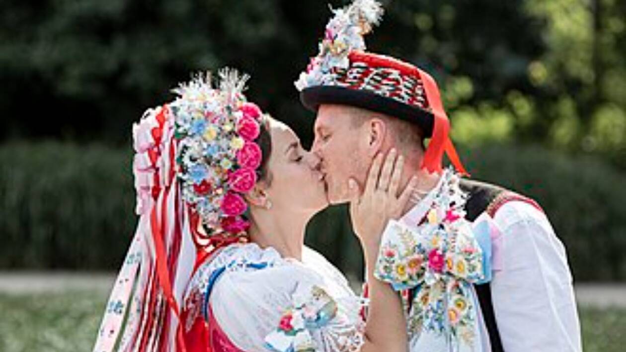 Giornata internazionale del Bacio, 13 aprile