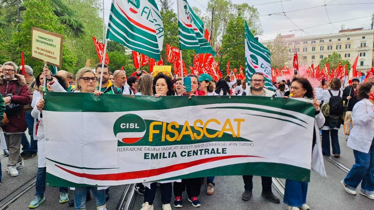 Modena, sciopero delle farmacie private: dottori pagati 2mila euro lordi