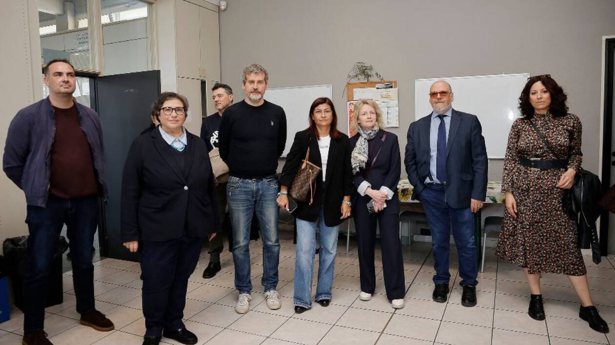 Modena e caso drop-in: il potere che ama la trasparenza, purché traspaia soltanto ciò che ha deciso lui