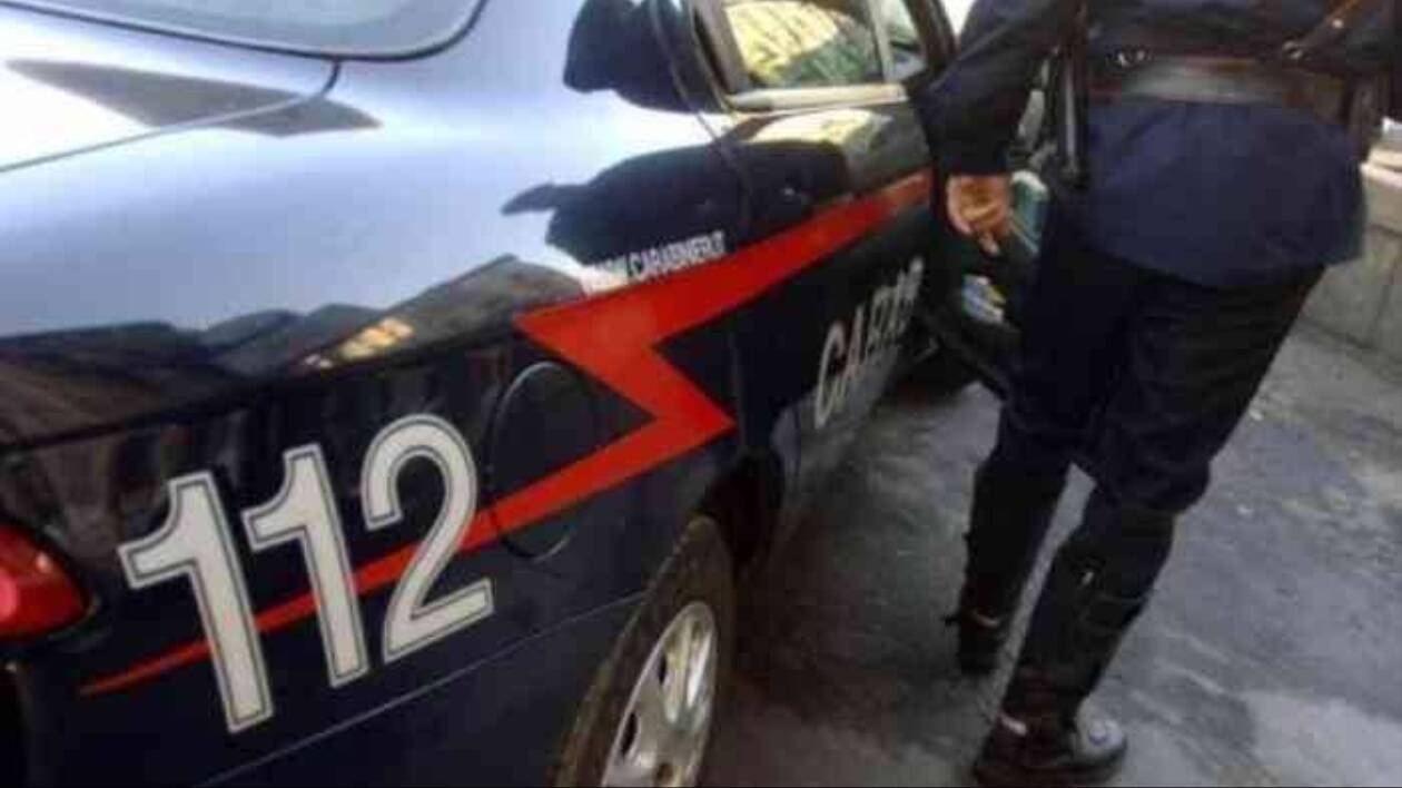 Maltratta padre e madre: Codice Rosso per un 29enne allontanato da casa