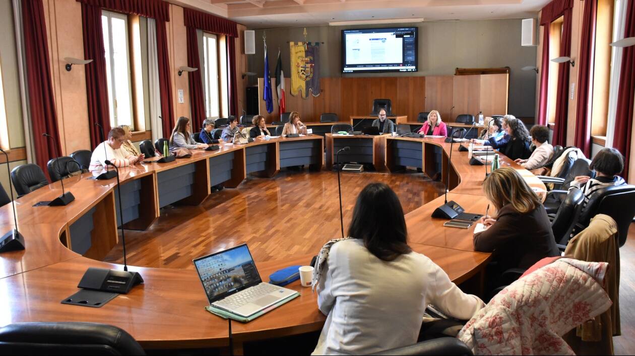 Lavoro femminile a Modena: il 30% delle donne è fuori dal mercato