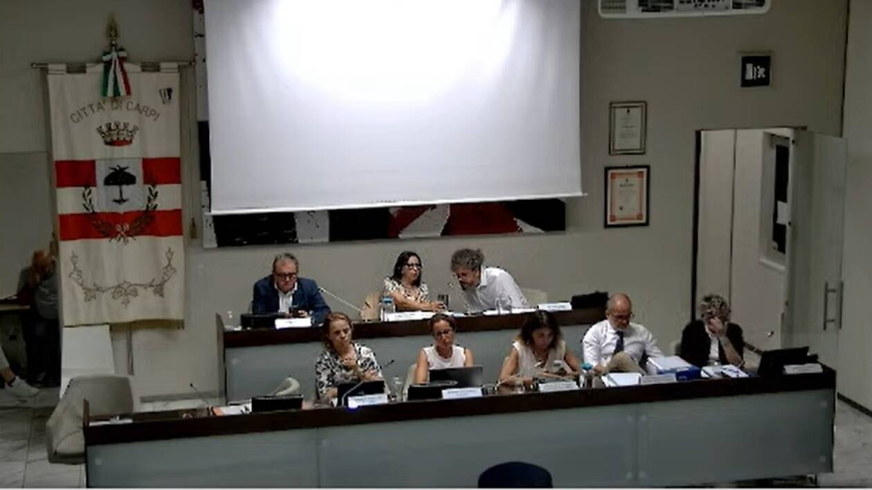 Carpi, il sindaco Righi sbeffeggia Fdi su via Roosevelt: 'Che figuraccia per fare propaganda'