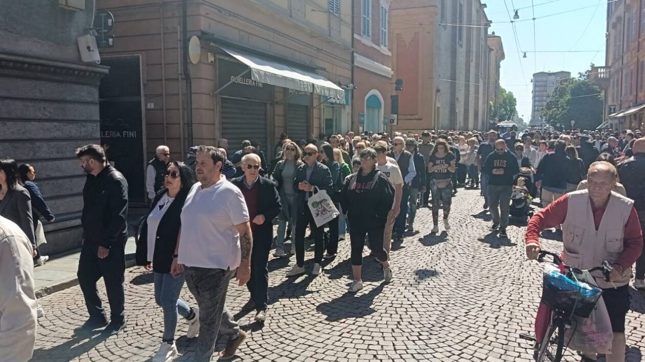 Strage di Modena, in 300 questa mattina al corteo in centro storico
