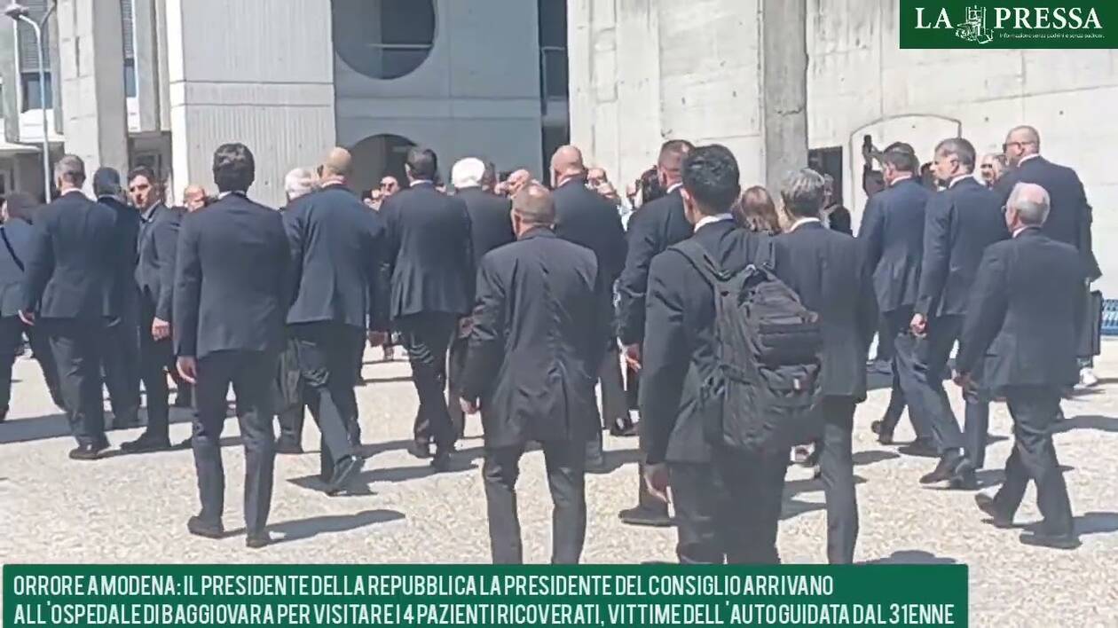 Strage di Modena, la visita di Mattarella e Meloni ai feriti in ospedale a Baggiovara