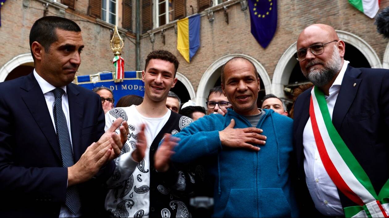 Con quella piazza Modena ha cercato una voce che desse una forma alla paura