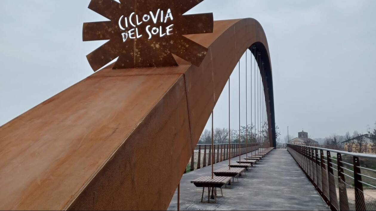 Concordia, taglio del nastro per il nuovo ponte ciclopedonale sul Secchia