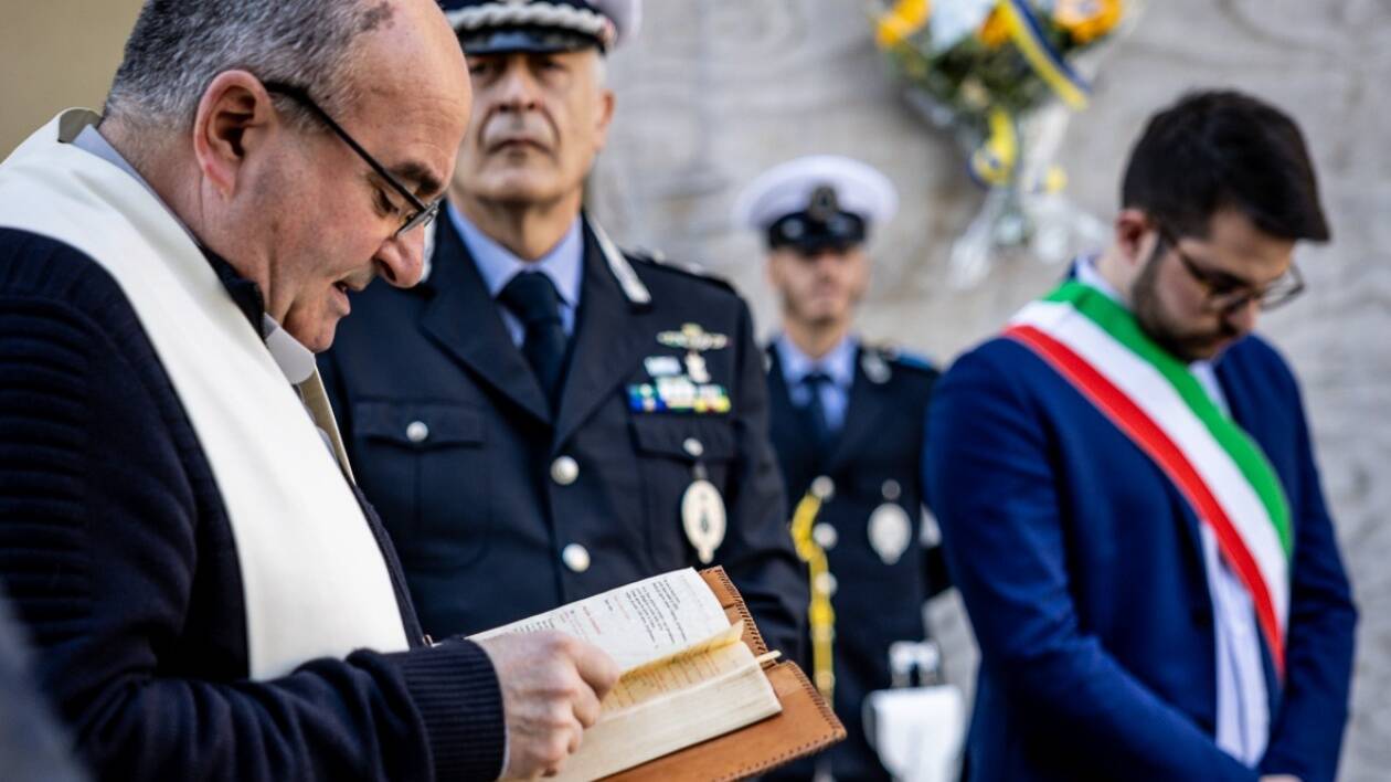Mirandola, sette anni fa il rogo all'ex sede della polizia locale: il ricordo delle vittime