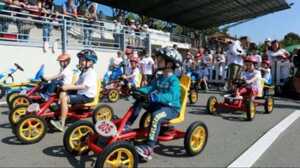 https://www.lapressa.it/articles/079587/auto-a-pedali-modena-TN.jpg