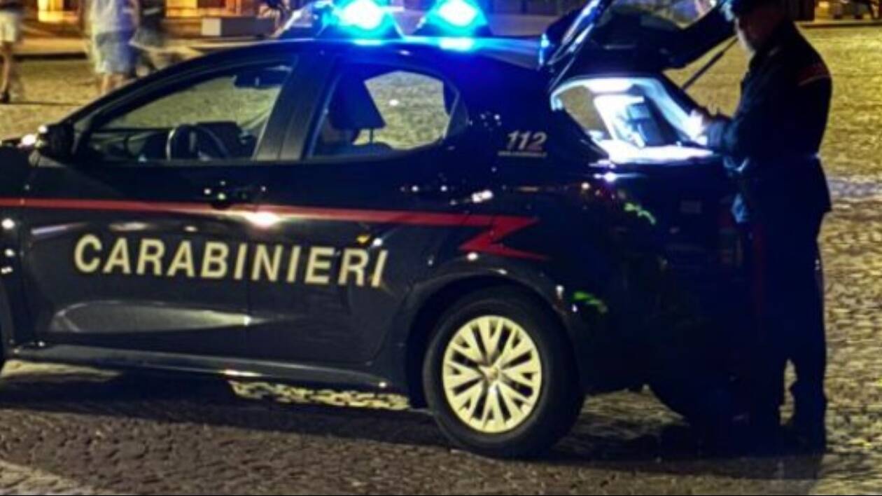 Montecchio Emilia, aggredisce i carabinieri e grida 'Allah Akbar': arrestato marocchino