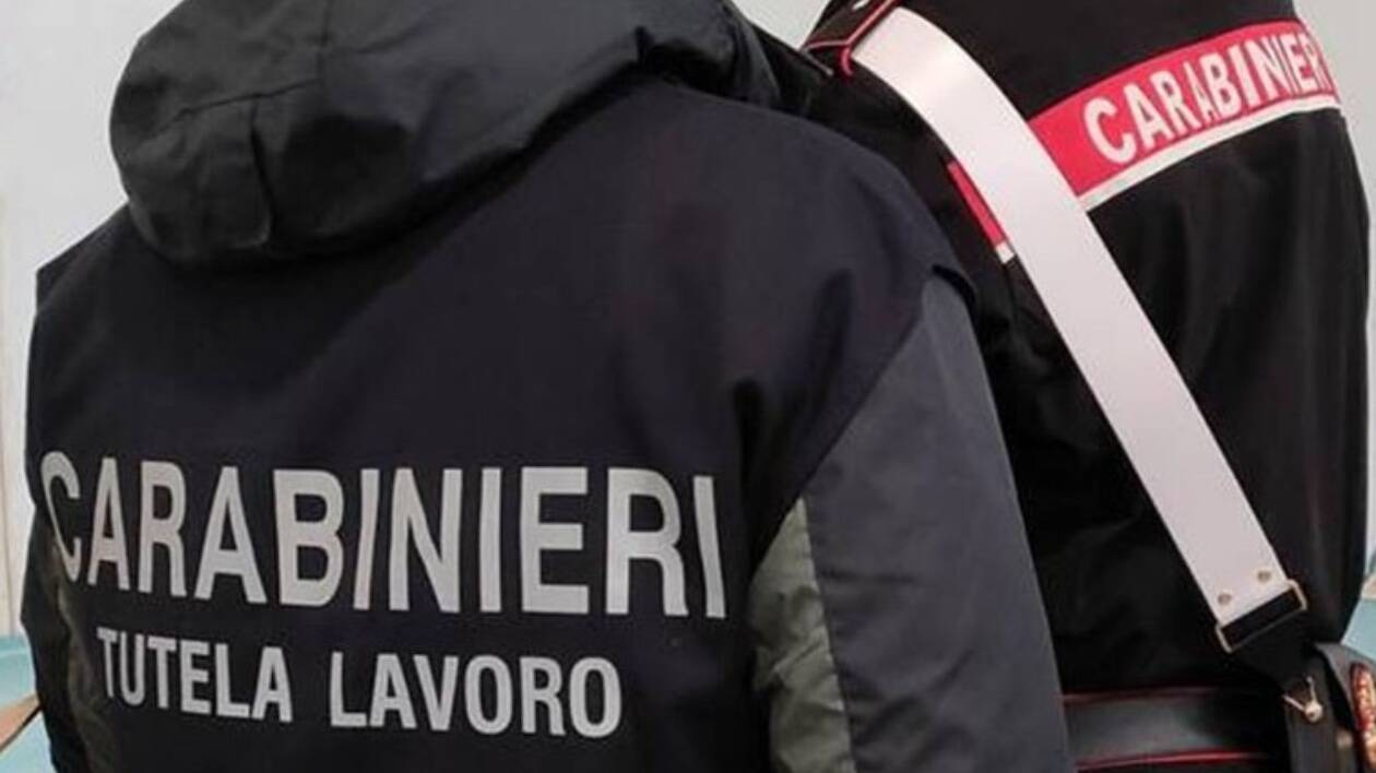 Cavezzo, blitz di carabinieri e vigili del fuoco in locale notturno: attibità sospesa e titolare denunciato