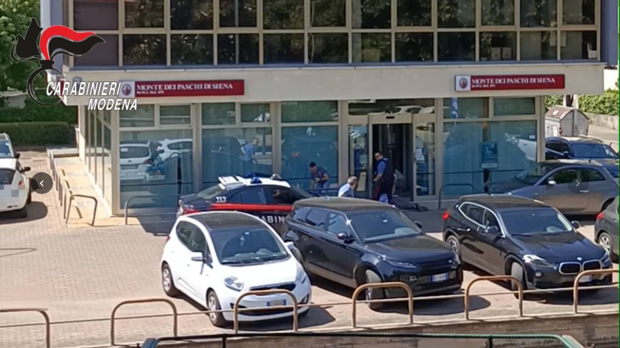 Sassuolo, rapina in banca: i carabinieri arrestano i tre banditi