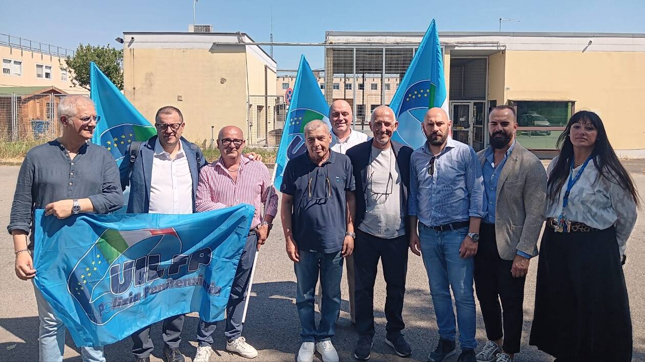 Carcere di Modena, visita dei rappresentanti UIL Polizia Penitenziaria: 'Situazione non più sostenibile'