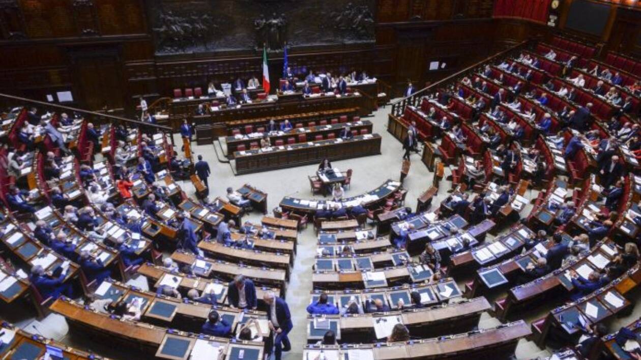 Legge elettorale, maggioranza battuta alla Camera sulle preferenze. Opposizioni: 'Dimissioni'